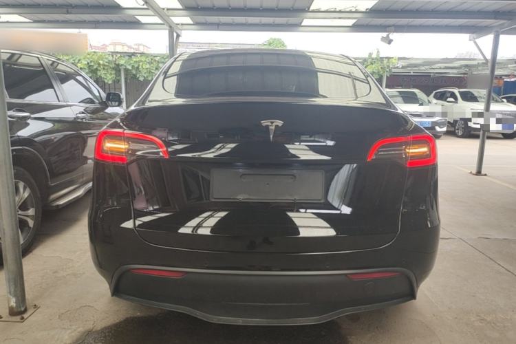 Tesla Model Y 2022 — 5