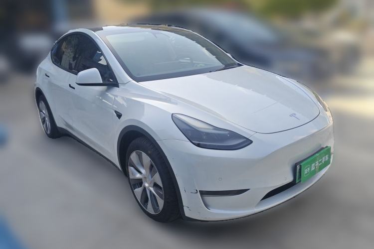 Tesla Model Y 2021 — 3