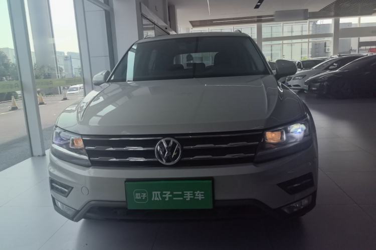 Volkswagen Tiguan L 2020 — фото 2