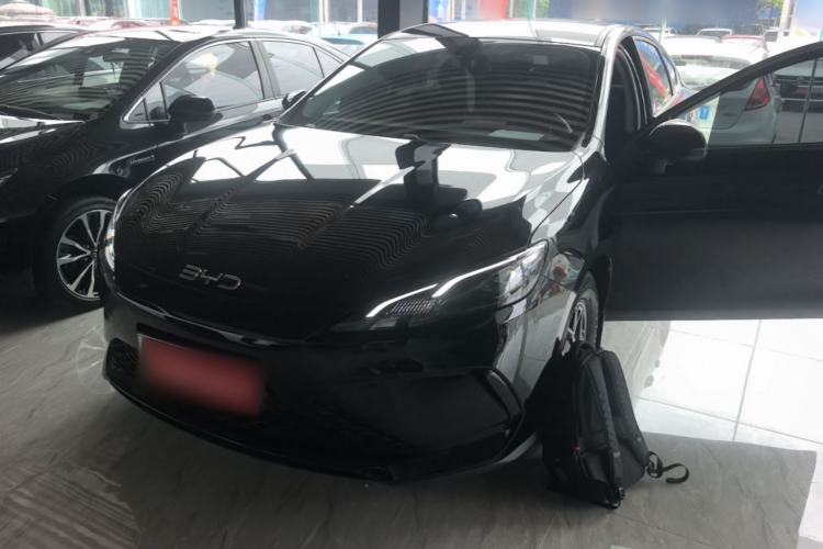 BYD Seal 05 DM-i 2025 — фото 1