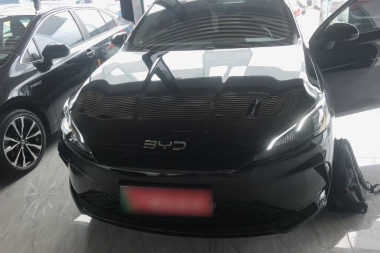 BYD Seal 05 DM-i 2025 — фото 2