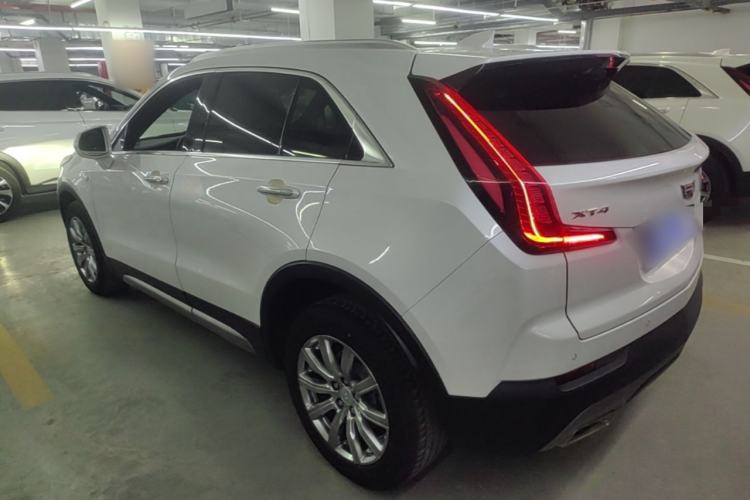 Cadillac XT4 2021 — фото 4