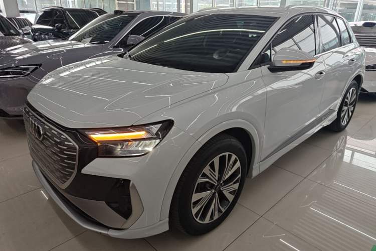 Audi q4 e tron 2023 — фото 1