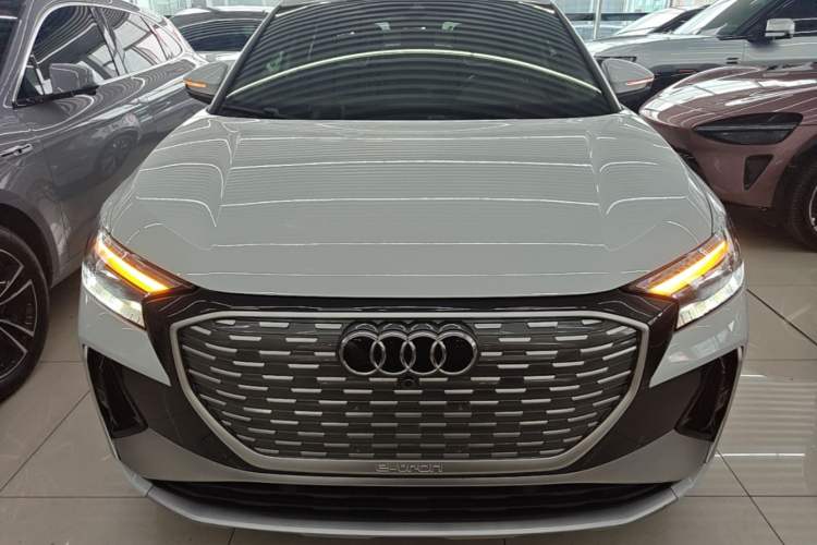 Audi q4 e tron 2023 — фото 2