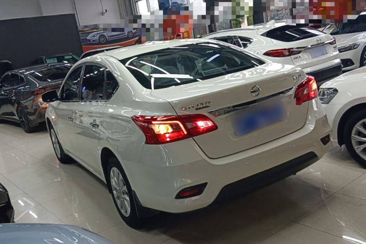 Nissan Sentra 2024 — 4