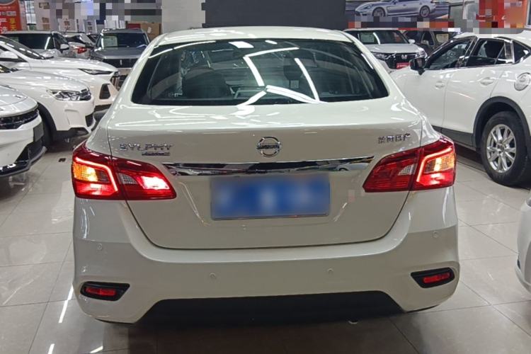 Nissan Sentra 2024 — 5