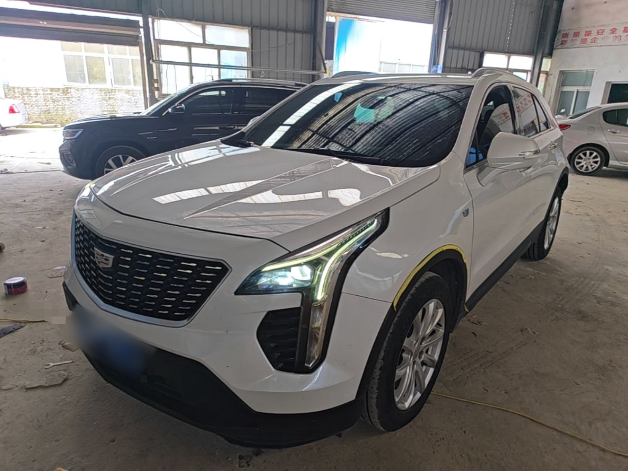 Cadillac xt4 2023 — фото 1