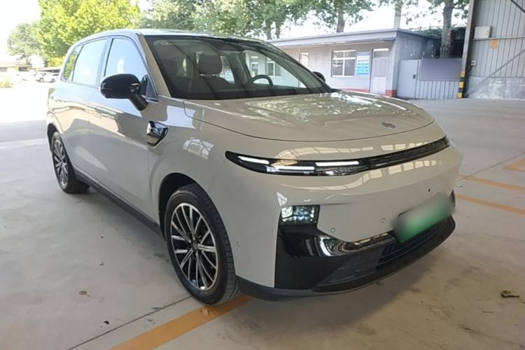 Leapmotor B10 2025 — 3