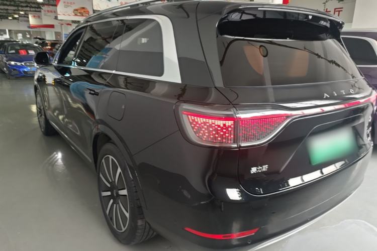 AITO M9 2024 — 4