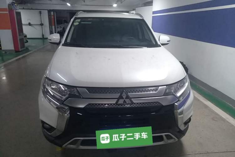 Mitsubishi outlander 2020 — фото 2