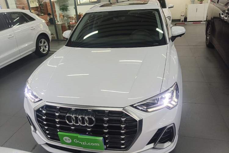 Audi Q3 2022 — 2