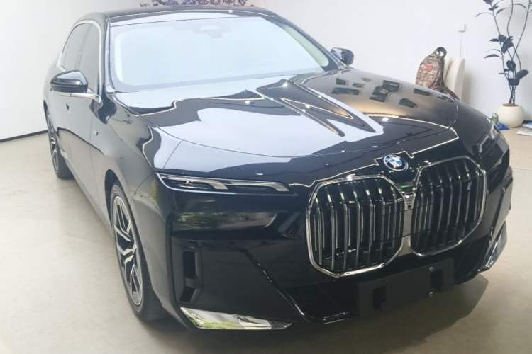BMW i7 2023 — 3