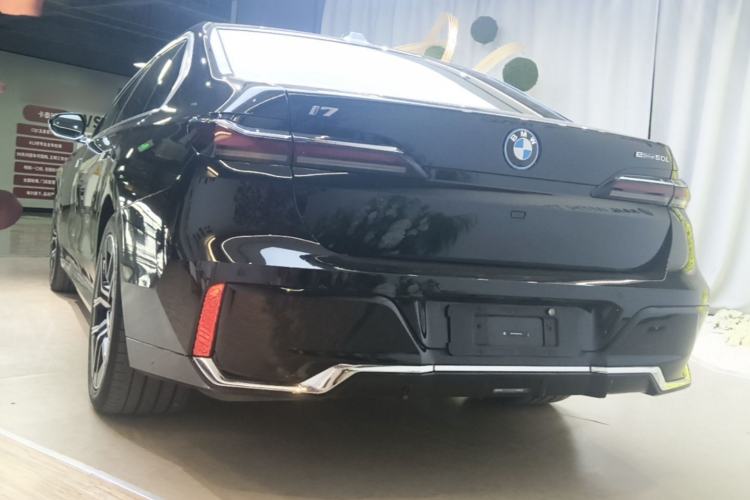 BMW i7 2023 — 4