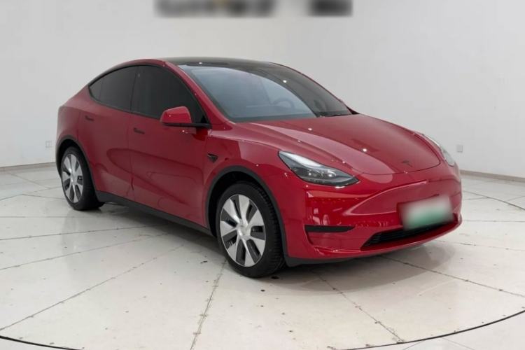 Tesla Model Y 2022 — 3