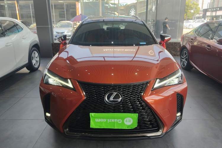 Lexus ux 2020 — фото 2