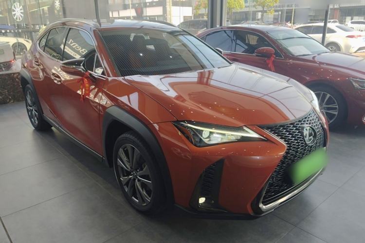 Lexus ux 2020 — фото 3