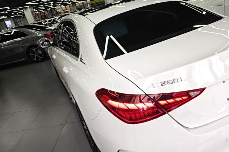 Mercedes-Benz C 260 L 2024 — фото 4