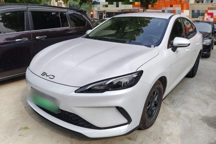 BYD Seal 05 DM-i 2025 — фото 1