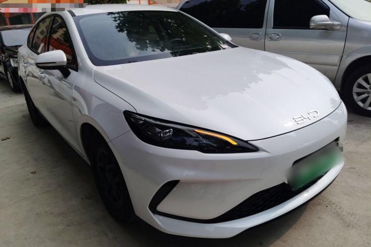 BYD Seal 05 DM-i 2025 — фото 3