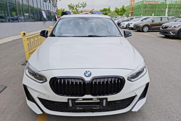BMW 120i 2021 — фото 2