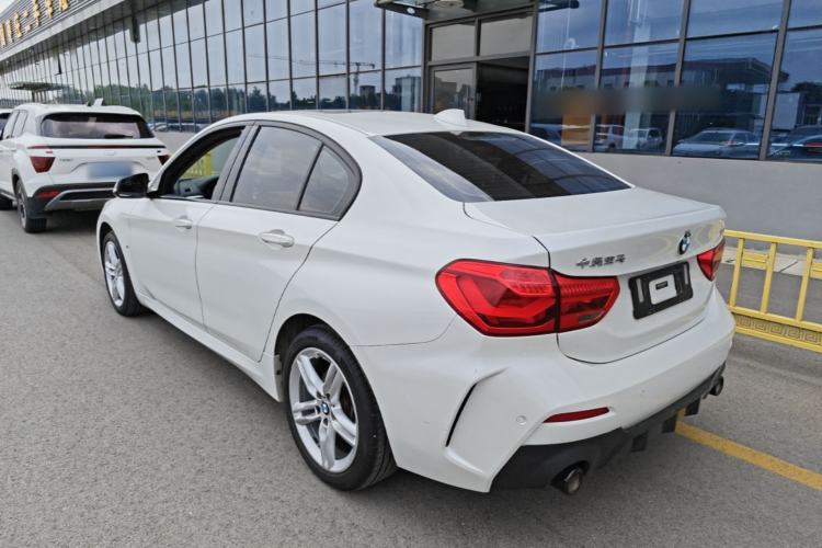BMW 120i 2021 — фото 4