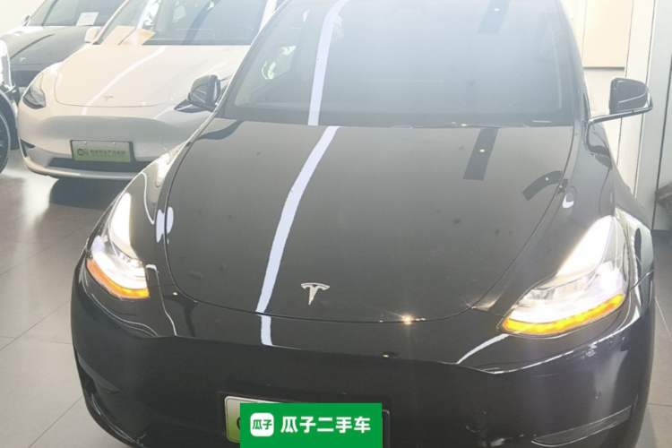 Tesla Model Y 2022 — 2