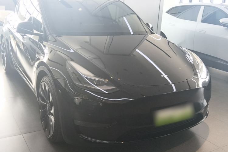 Tesla Model Y 2022 — 3