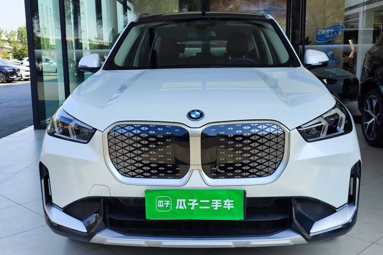 BMW iX1 2023 — 2