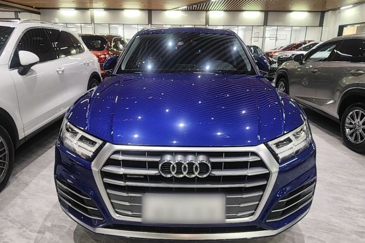 Audi Q5L 2020 — 2