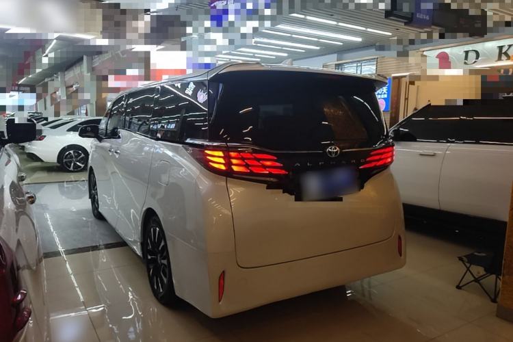 Toyota Alphard 2024 — 4