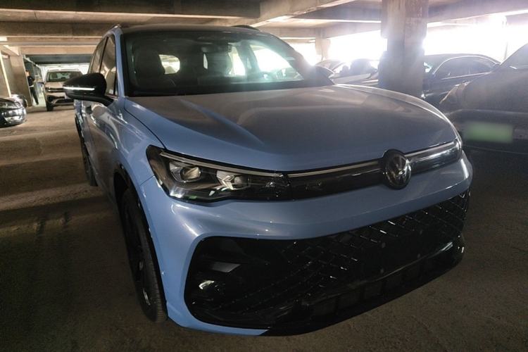 Volkswagen Tiguan L 2024 — 3