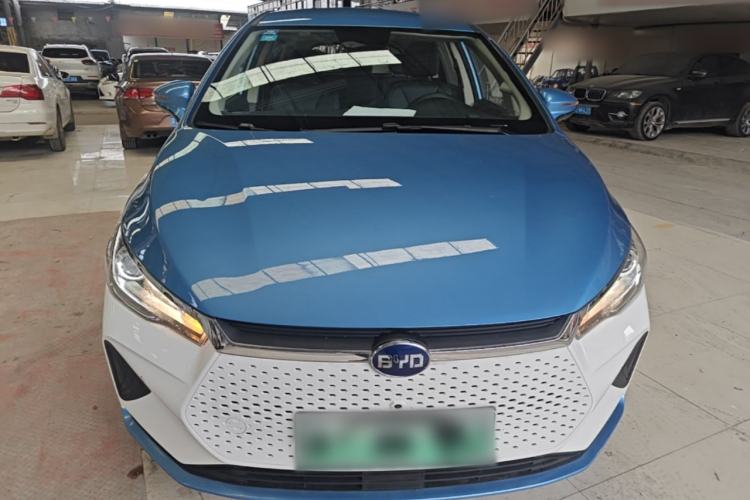BYD e6 2023 — 2