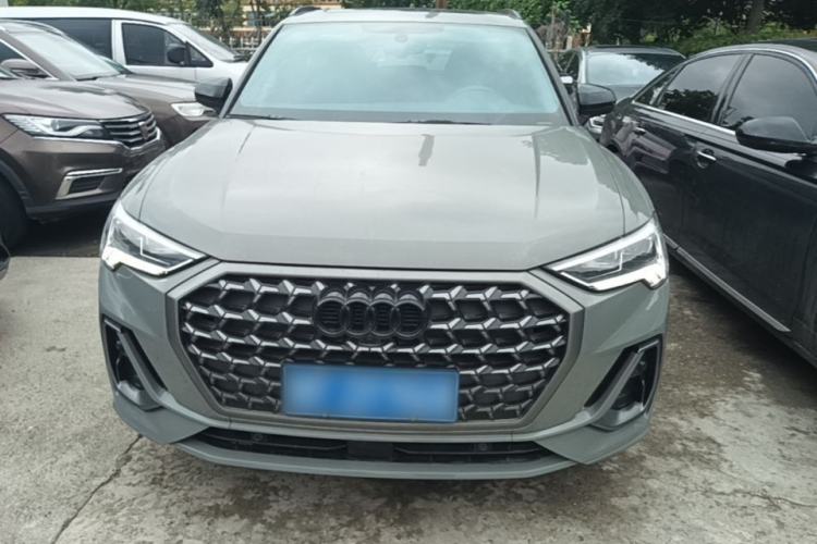 Audi Q3 2024 — 2