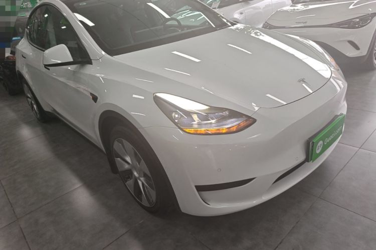 Tesla Model Y 2022 — 3