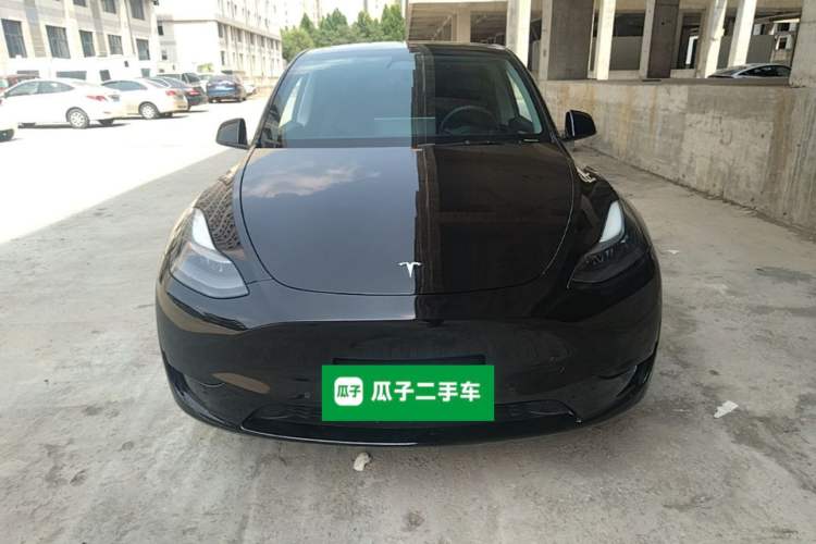 Tesla Model Y 2023 — 2