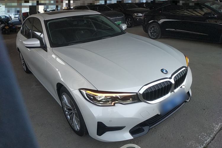 BMW 320i 2021 — 3