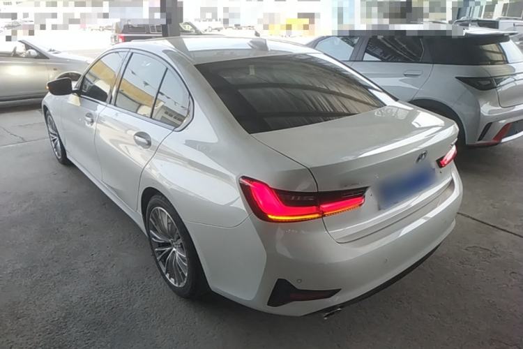 BMW 320i 2021 — 4