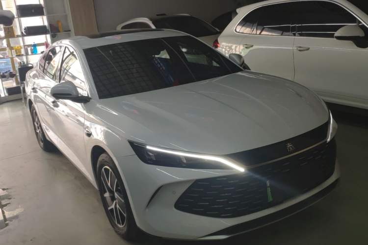 BYD Qin L 2025 — фото 3
