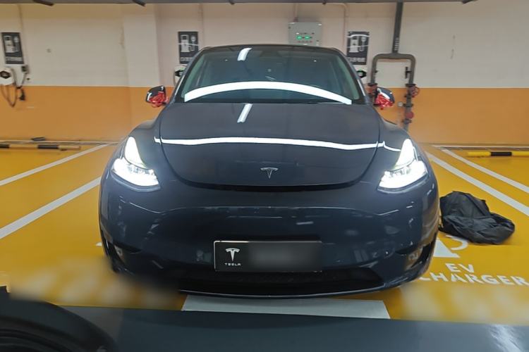 Tesla Model Y 2022 — 2