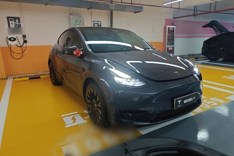 Tesla Model Y 2022 — 3