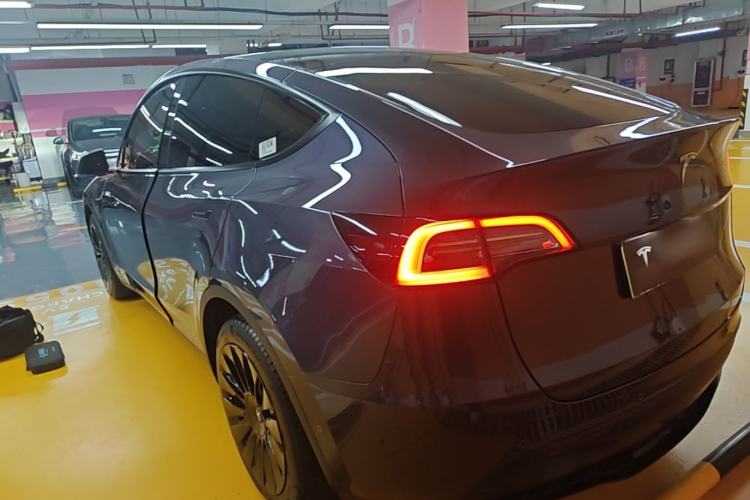 Tesla Model Y 2022 — 4