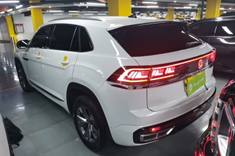 Volkswagen teramont x 2023 — фото 4