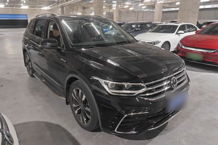 Volkswagen Tiguan L 2023 — фото 3