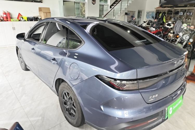 BYD Seal 05 DM-i 2025 — фото 4