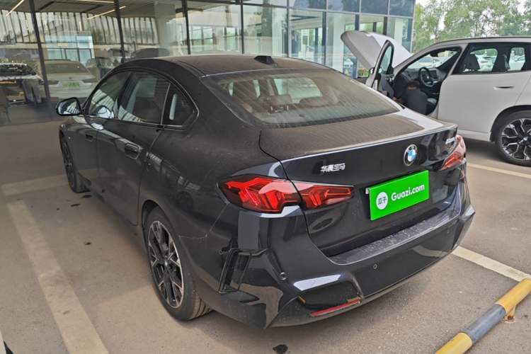 BMW 225L 2025 — 4