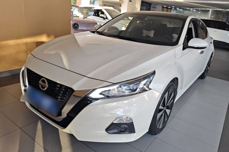 Nissan Altima 2021 — фото 1