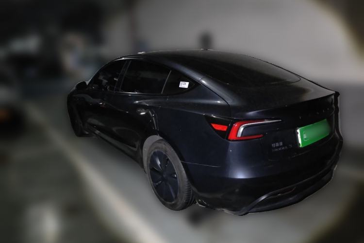 Tesla Model 3 2023 — 4