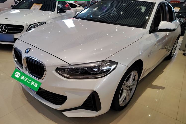 BMW 120i 2020 — фото 1
