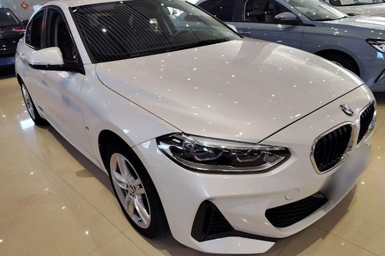 BMW 120i 2020 — фото 3