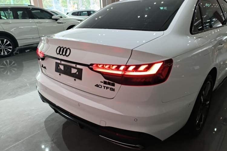 Audi A4 2022 — 5